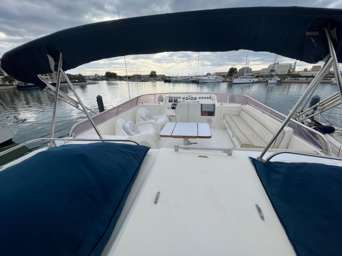 Navi Yacht A Sete, 2 A 8 Couchages, Privatif Hotel Exterior photo