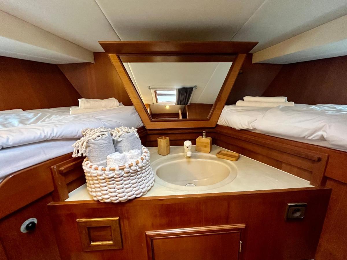 Navi Yacht A Sete, 2 A 8 Couchages, Privatif Hotel Exterior photo