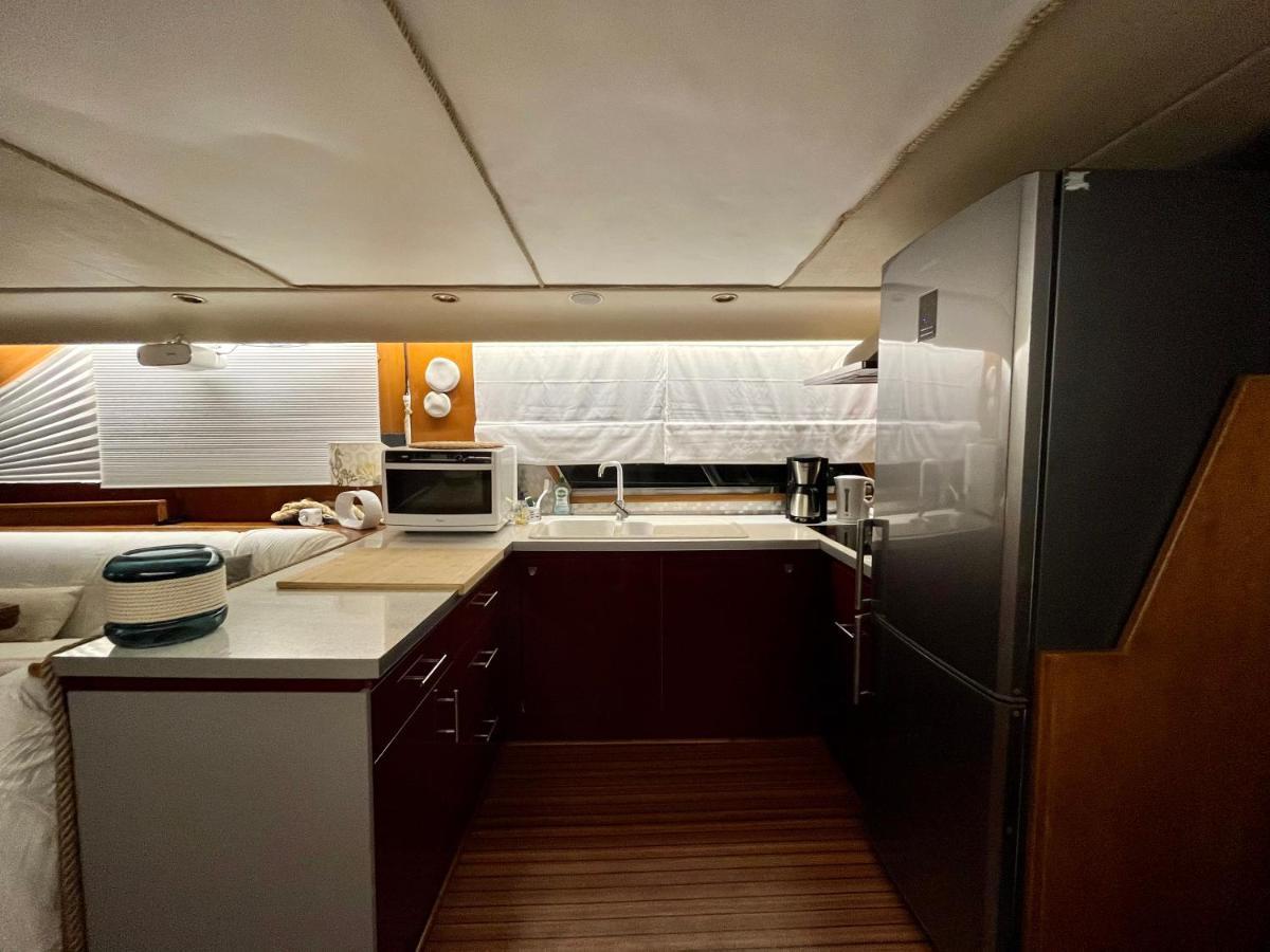 Navi Yacht A Sete, 2 A 8 Couchages, Privatif Hotel Exterior photo