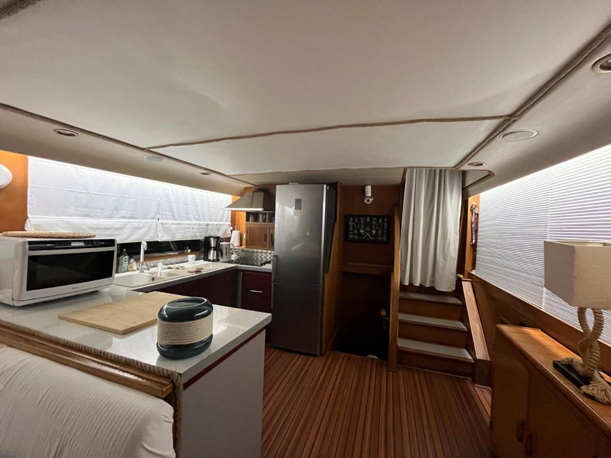 Navi Yacht A Sete, 2 A 8 Couchages, Privatif Hotel Exterior photo