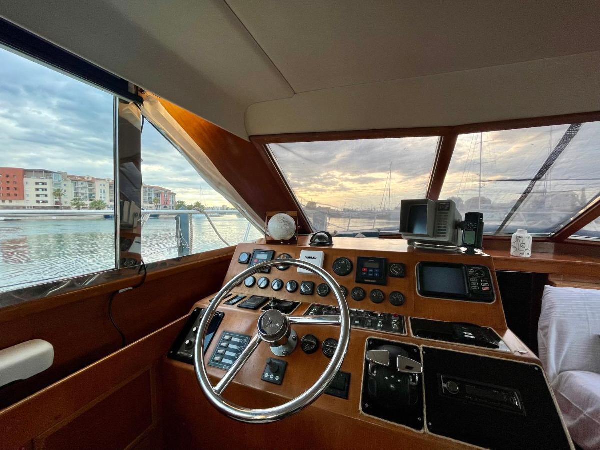 Navi Yacht A Sete, 2 A 8 Couchages, Privatif Hotel Exterior photo